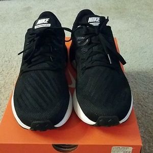 Nike Zoom Structure 22 Women's size 10